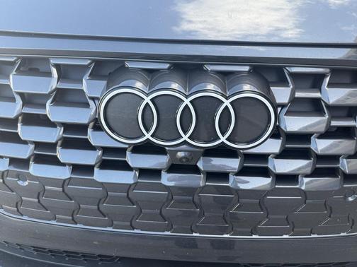 2025 Audi Q5 Premium TFSI quattro S tronic