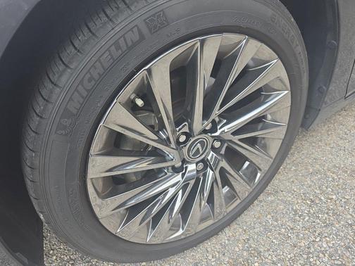 Cloudburst Gray 2025 Lexus ES 300h Luxury