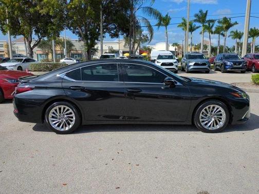2022 Lexus ES 350 Ultra Luxury