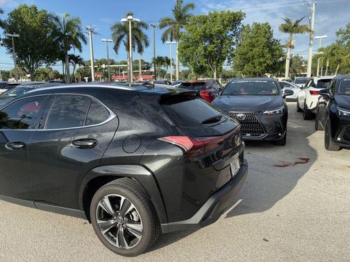 Caviar 2025 Lexus UX 300h Premium