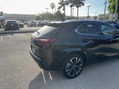 Caviar 2025 Lexus UX 300h Premium