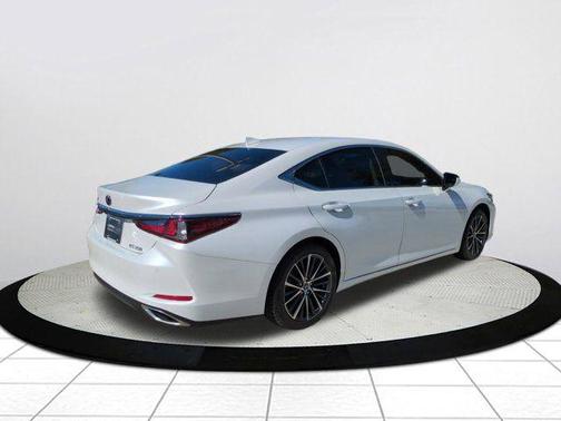2022 Lexus ES 350 Base