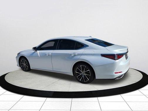 2022 Lexus ES 350 Base