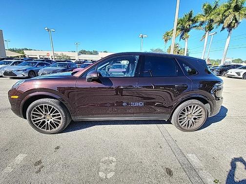 2023 Porsche Cayenne Platinum Edition