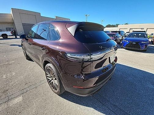 2023 Porsche Cayenne Platinum Edition