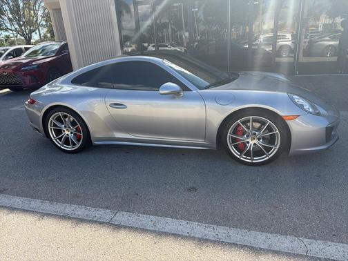 2019 Porsche 911 Carrera 4S