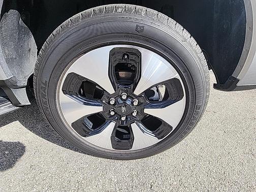 2023 Ford F-150 Lightning Platinum