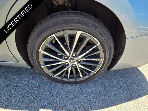 Iridium 2022 Lexus ES 350 Base