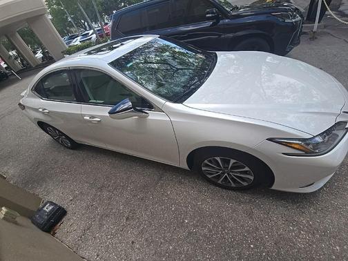 2022 Lexus ES 300h 300H