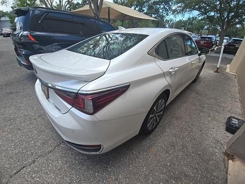 2022 Lexus ES 300h 300H