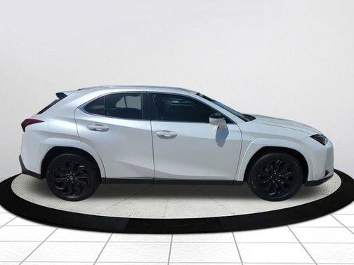 Eminent White Pearl 2023 Lexus UX 250h Base