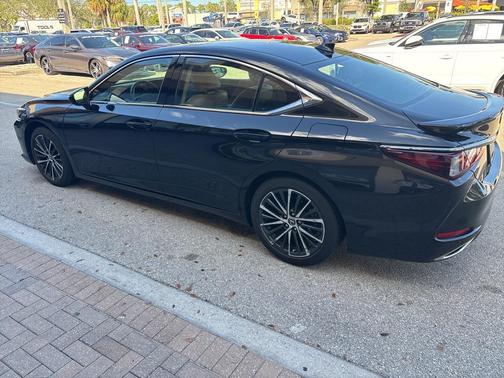 2024 Lexus ES 350 Base