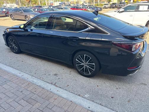 2024 Lexus ES 350 Base