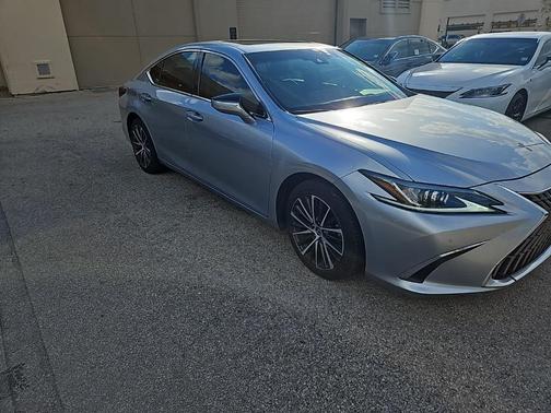 2022 Lexus ES 350 Base