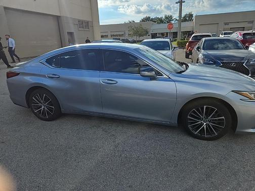 2022 Lexus ES 350 Base