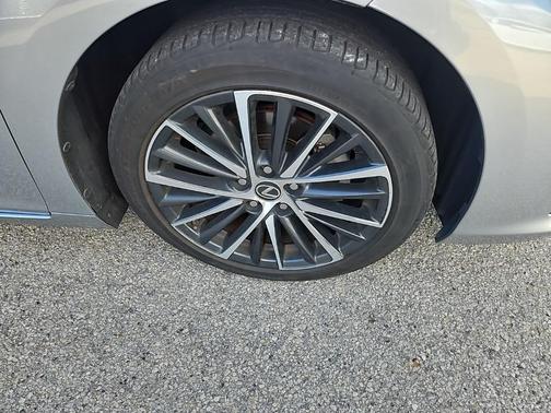 2022 Lexus ES 350 Base