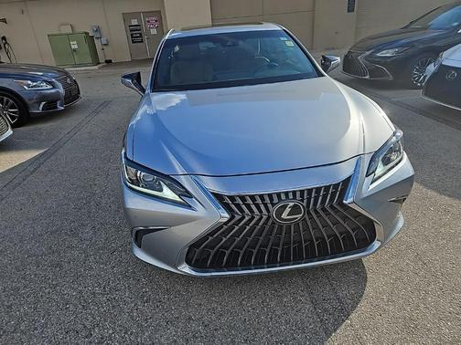 2022 Lexus ES 350 Base