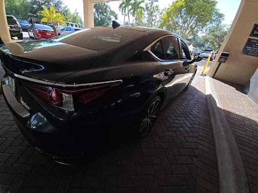 2022 Lexus ES 350 Base