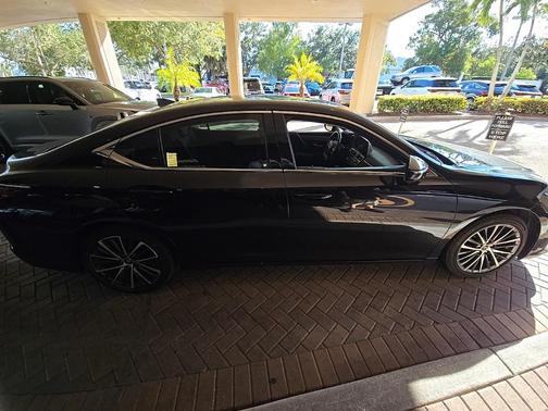 2022 Lexus ES 350 Base