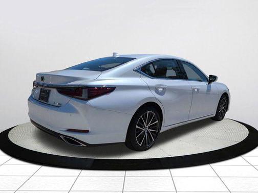 Eminent White Pearl 2024 Lexus ES 350 Base