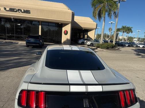 2016 Ford Shelby GT350 Base