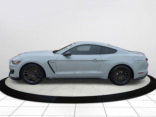 2016 Ford Shelby GT350 Base