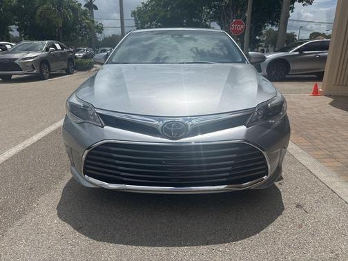 Celestial Silver Metallic 2018 Toyota Avalon XLE Premium