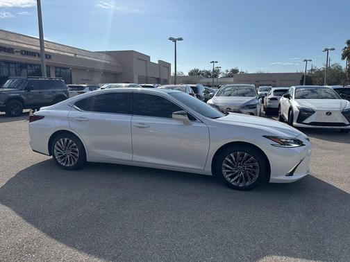 2025 Lexus ES 350 Ultra Luxury