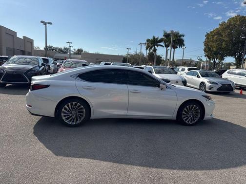 2025 Lexus ES 350 Ultra Luxury