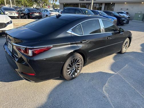 2024 Lexus ES 350 Luxury