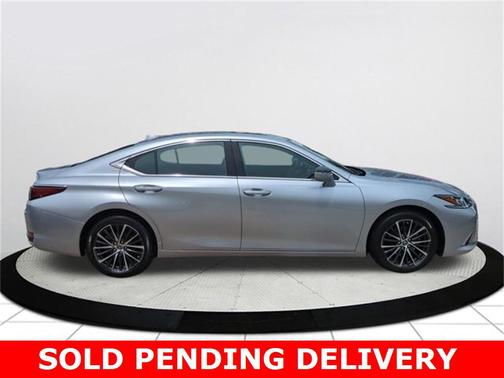 2022 Lexus ES 250 Base