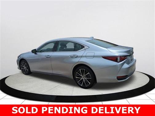 2022 Lexus ES 250 Base