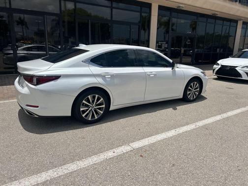 Eminent White Pearl 2021 Lexus ES 350 Base