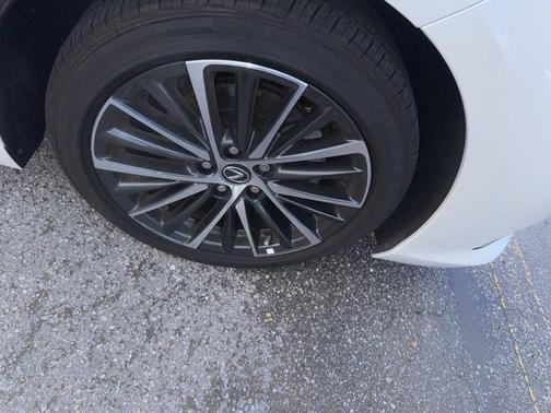Eminent White Pearl 2025 Lexus ES 350 Base