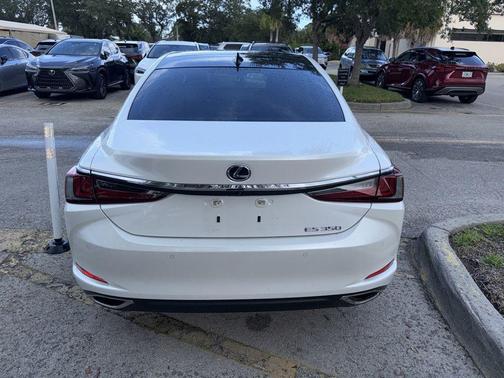 Eminent White Pearl 2025 Lexus ES 350 Base