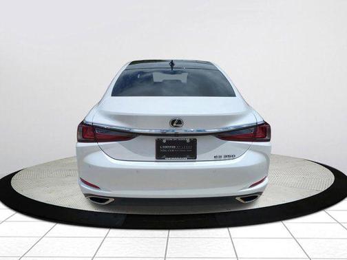Eminent White Pearl 2025 Lexus ES 350 Base