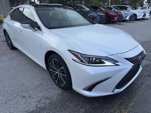 Eminent White Pearl 2025 Lexus ES 350 Base