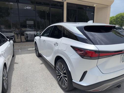 Eminent White Pearl 2023 Lexus RX 350 Premium Plus