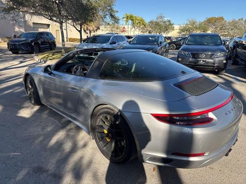 2018 Porsche 911 Targa 4 GTS