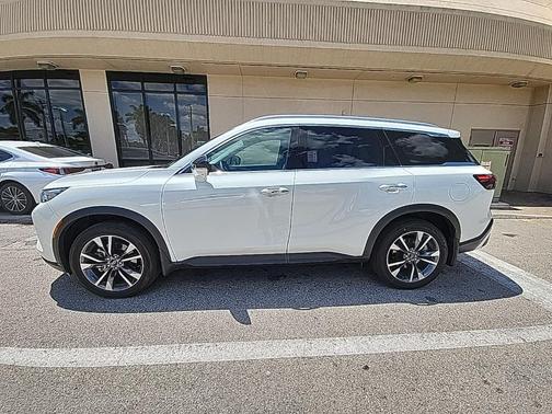 2023 INFINITI QX60 Luxe