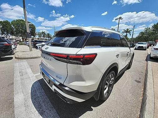 2023 INFINITI QX60 Luxe