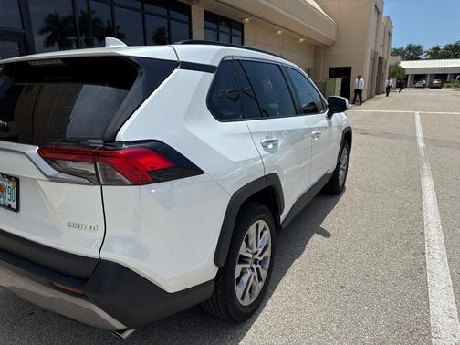 Wind Chill Pearl 2023 Toyota RAV4 Limited