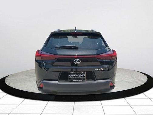 2025 Lexus UX 300h Premium