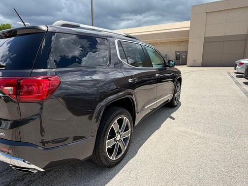 Iridium Metallic 2018 GMC Acadia Denali