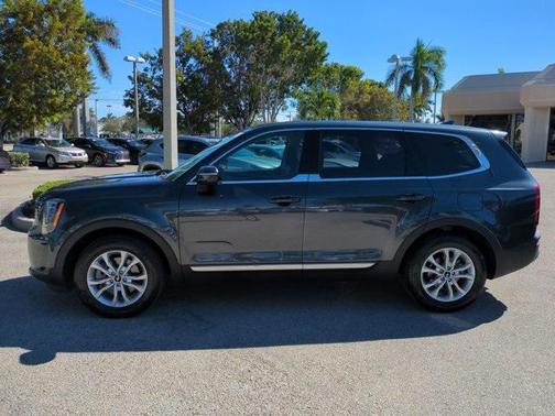 2022 Kia Telluride LX