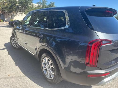 2022 Kia Telluride LX