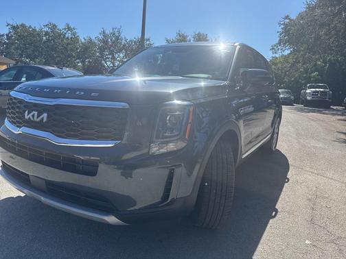 2022 Kia Telluride LX