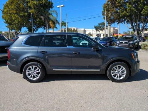 2022 Kia Telluride LX