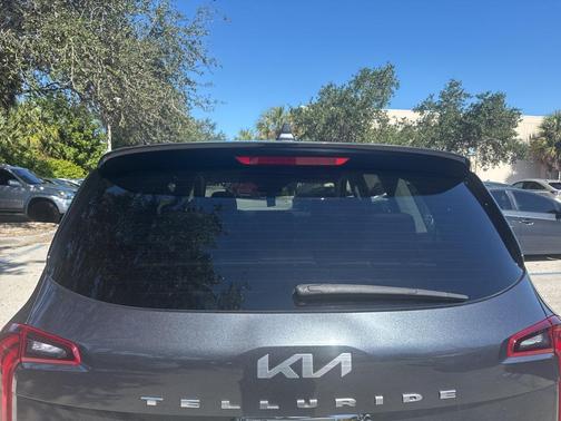 2022 Kia Telluride LX