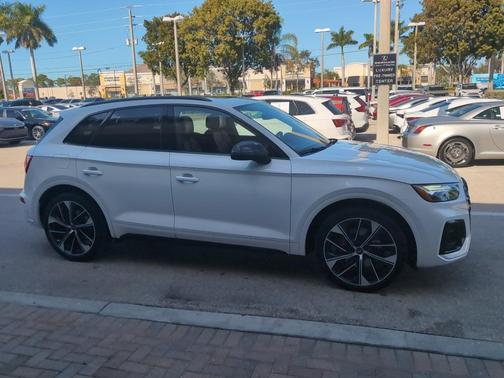 2024 Audi SQ5 3.0T Premium Plus